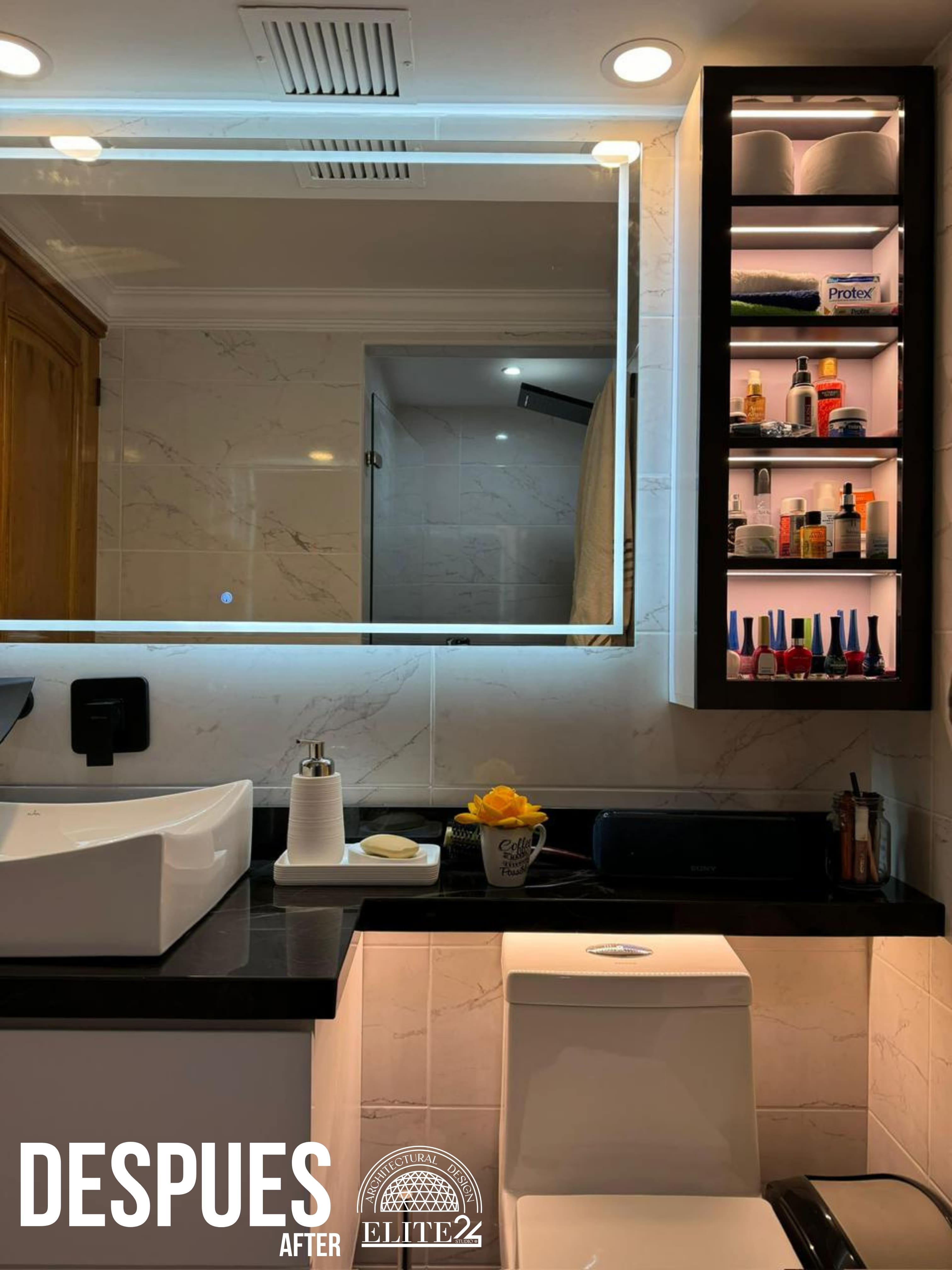 Nichos verticales iluminados para almacenamiento en el Baño 702 - Elite24 Studio, estudio de diseño interior en Bogotá