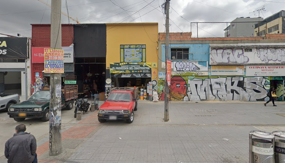 Comparativa antes de la transformación del punto de venta Argos Ruta Verde - Elite24 Studio, firma de arquitectura en Bogotá